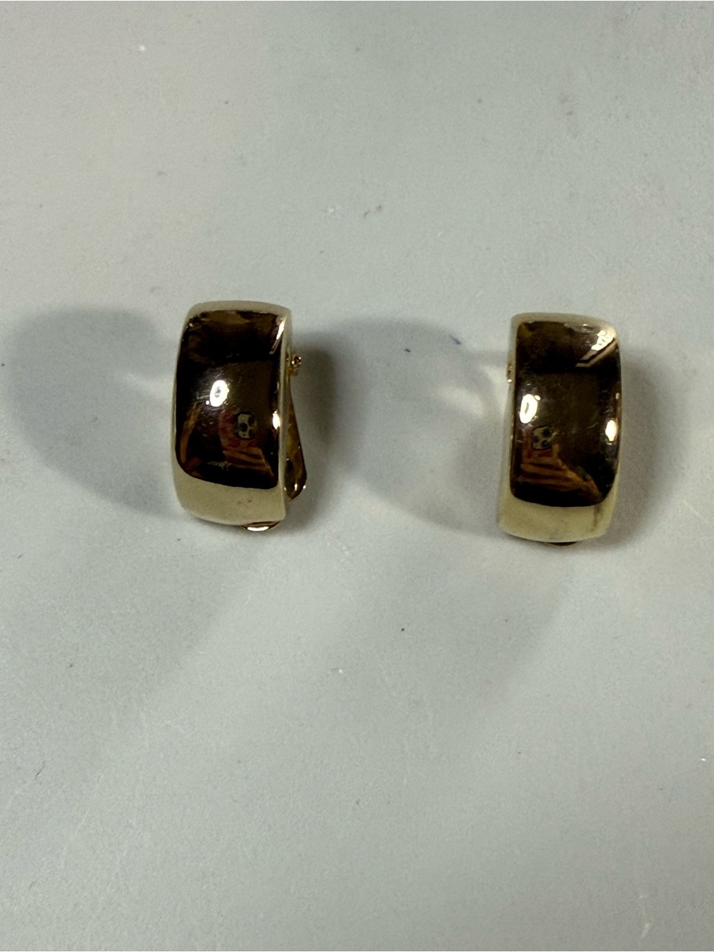 VTG Les Bernard Bold Gold Chunky Hoop Earrings Clip On